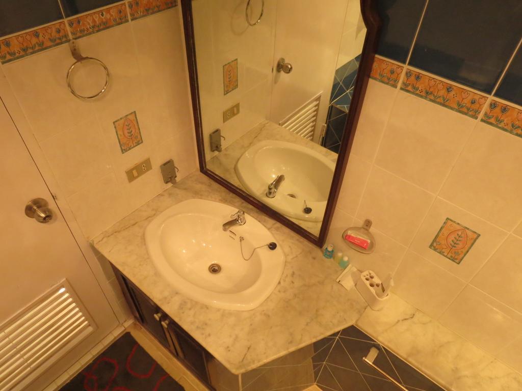 Jomtien Plaza Suite Apartments Praia de Jomtien Quarto foto