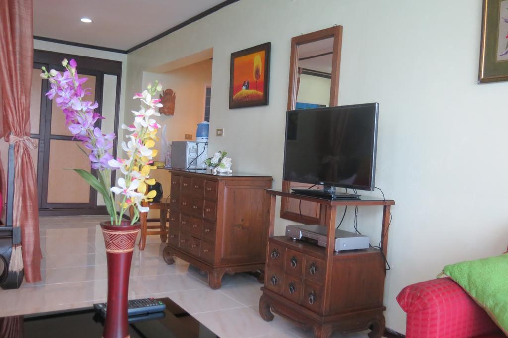 Jomtien Plaza Suite Apartments Praia de Jomtien Exterior foto