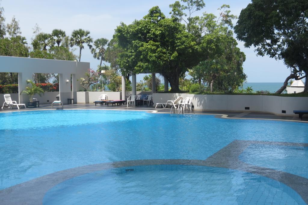 Jomtien Plaza Suite Apartments Praia de Jomtien Exterior foto