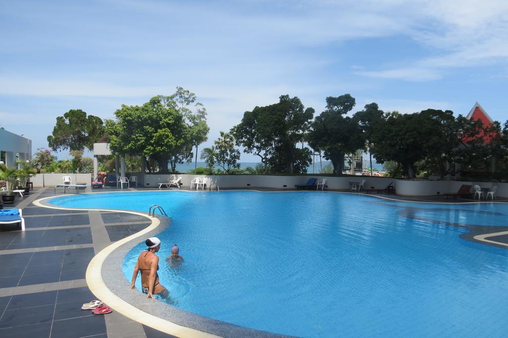 Jomtien Plaza Suite Apartments Praia de Jomtien Exterior foto