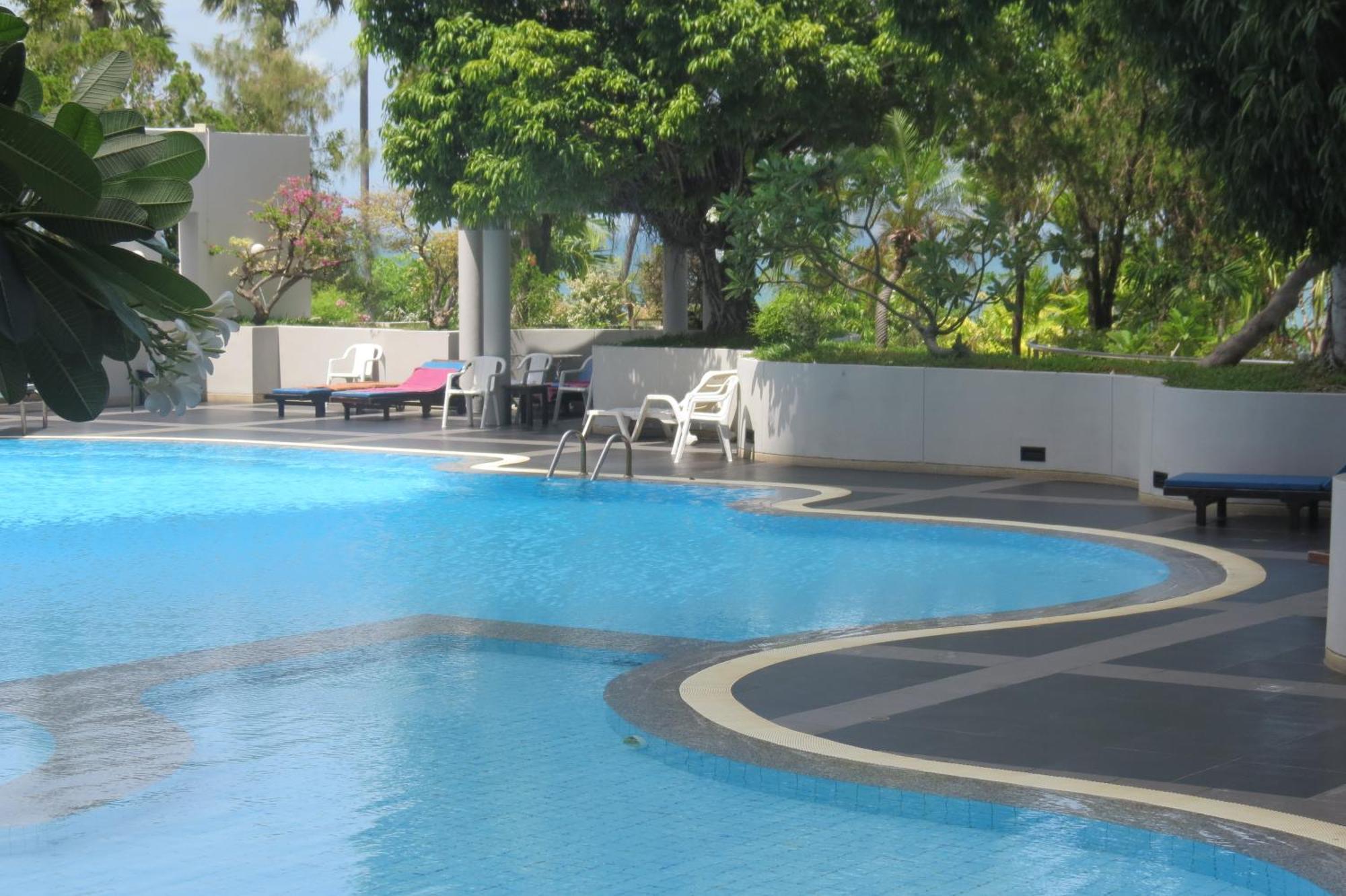 Jomtien Plaza Suite Apartments Praia de Jomtien Exterior foto